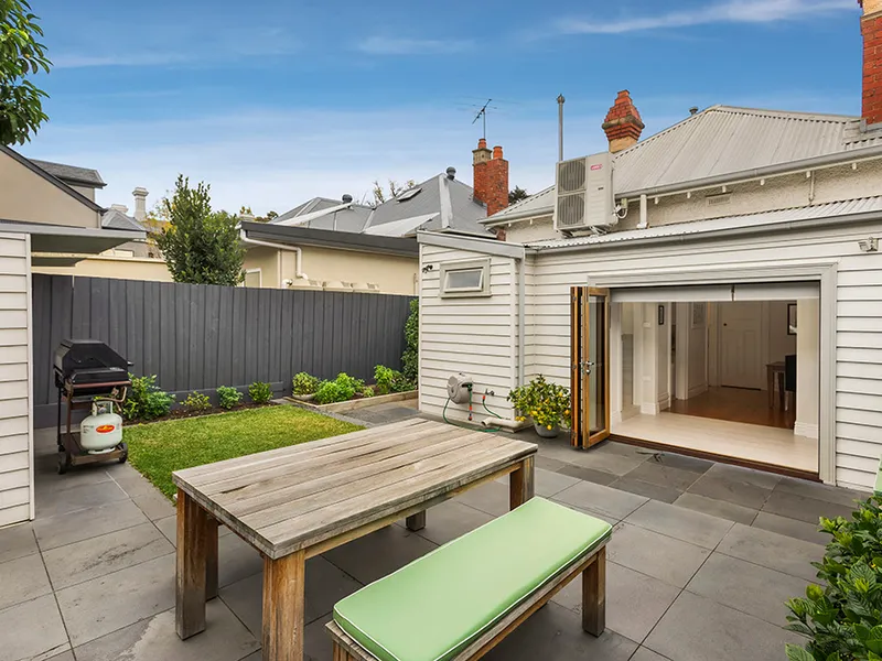 Renovated Period Home – Alexandra Gardens at your Doorstep