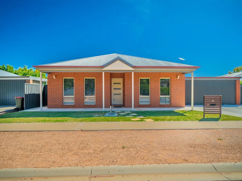 IMMACULATE FAMILY HOME