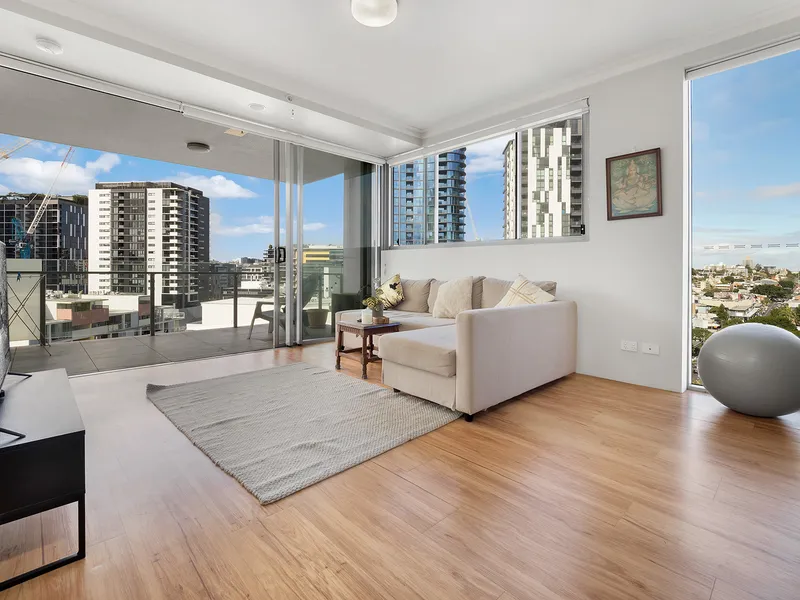 Stunning Two Bedroom in Highly Sought-After South Brisbane Complex!
