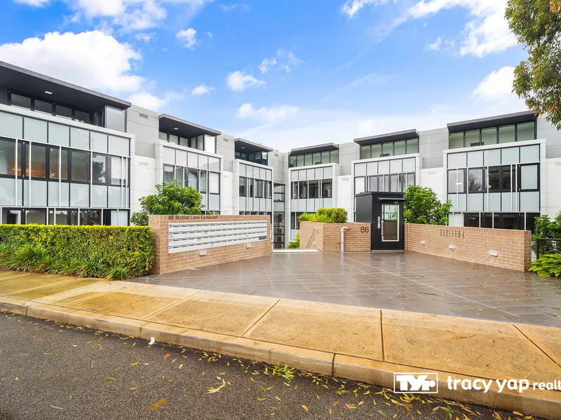 Luxury Ground Floor Apartment. 1 Bedroom + Study