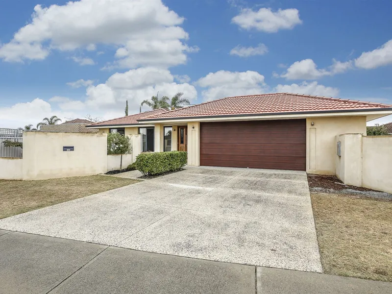 Ideal Family Home in Lake Coogee