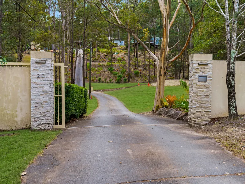 Private Acreage Estate: Two Houses, Two Sheds, Studio, Pool