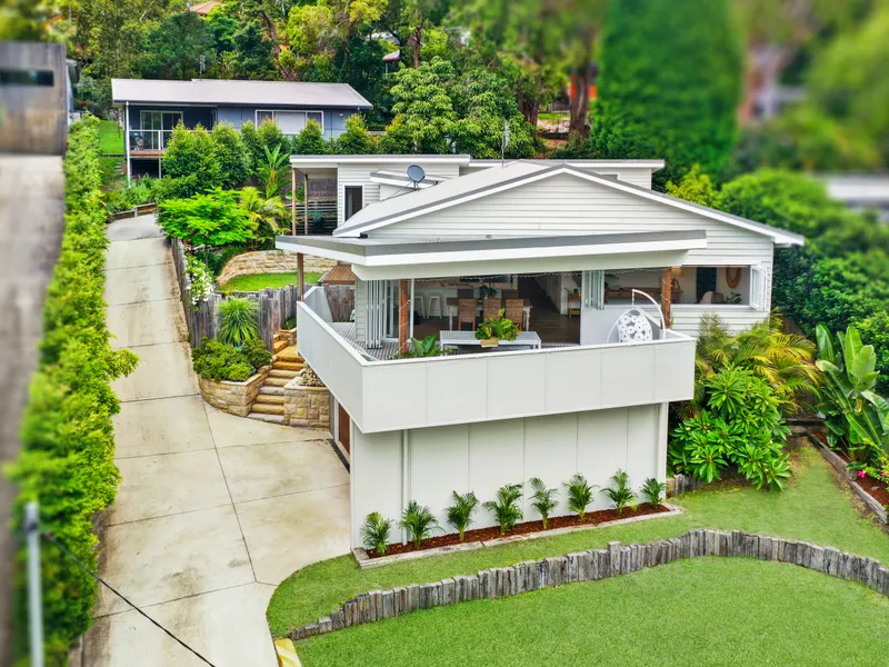Five Bedroom Beach House Plus Separate Two Bedroom Cottage