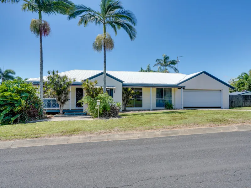 Spacious Home With Entertainment Deck!!