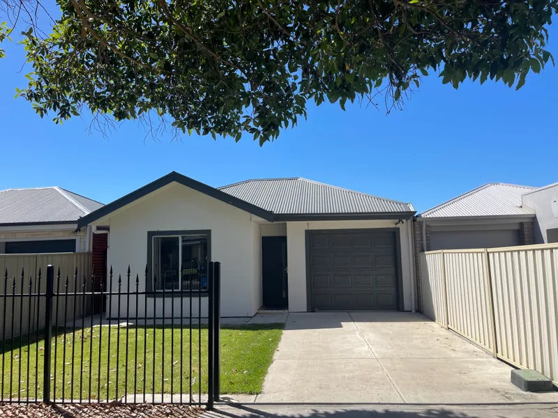 Lovely modern home - Pets neg!