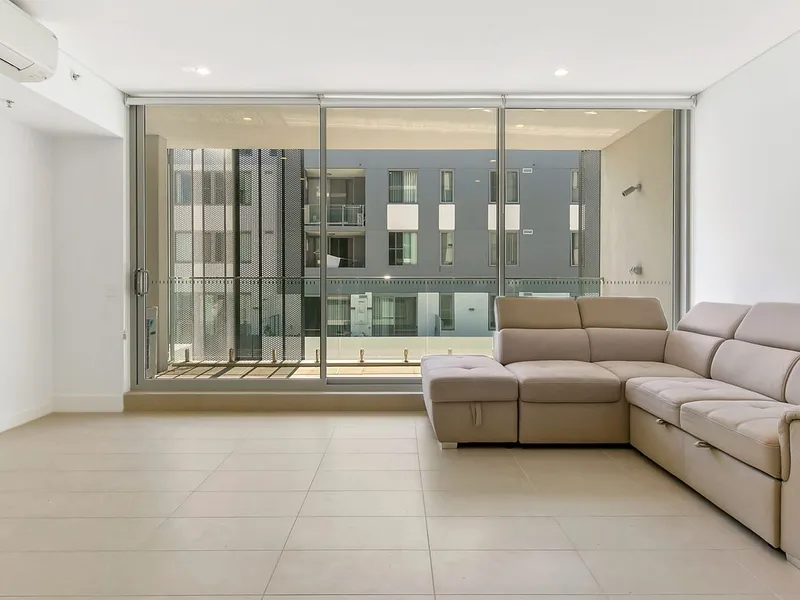Beautifully Presented Modern One Bedroom Apartment