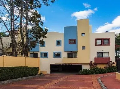 Entertainers Envy in Private, Gated Estate