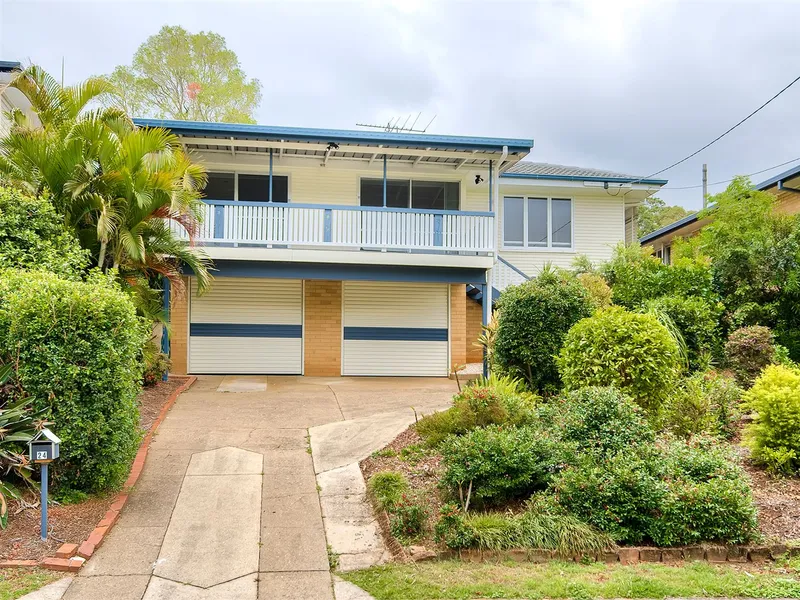 Breezy highset in a great location!