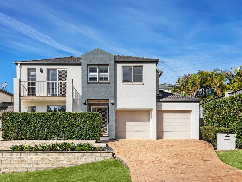 Sundrenched living with valley aspect