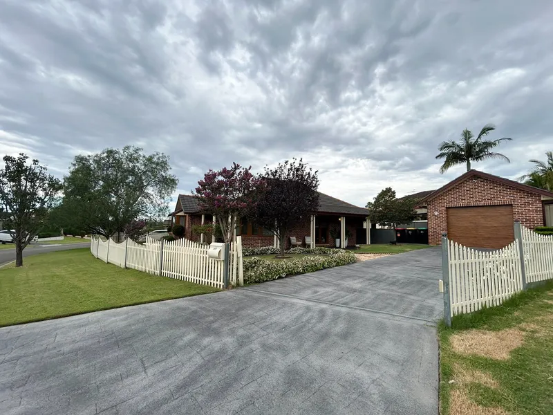 Live the Lifestyle - What a Pool!
