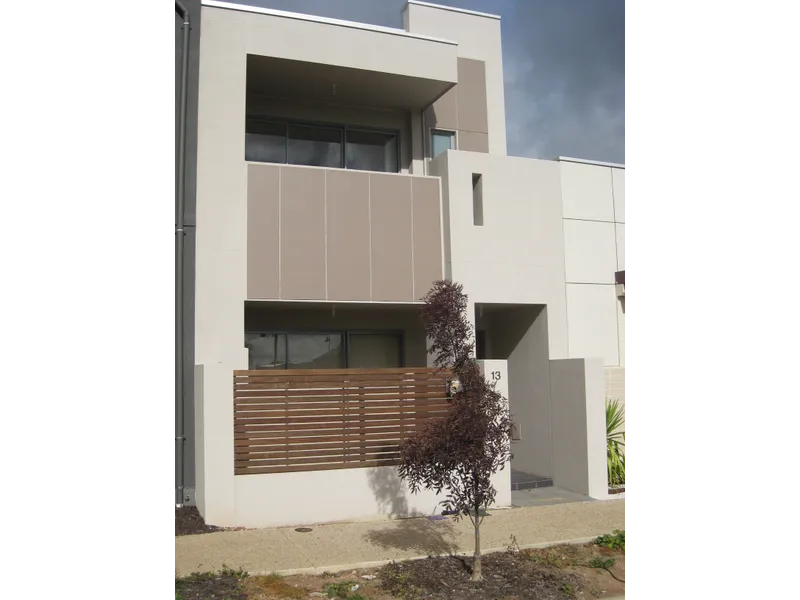 Affordable Terrace - LIVING !!!