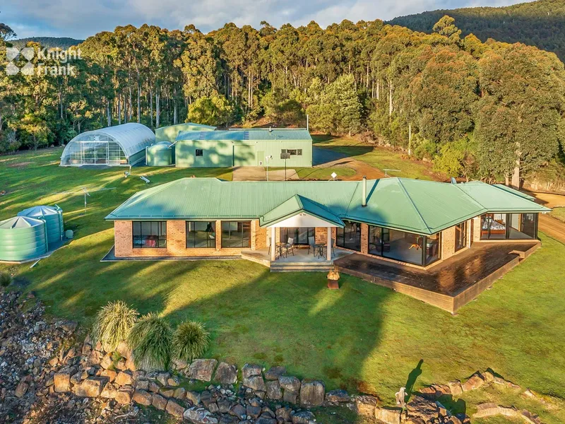 A tree change awaits.. just 25 minutes from CBD!