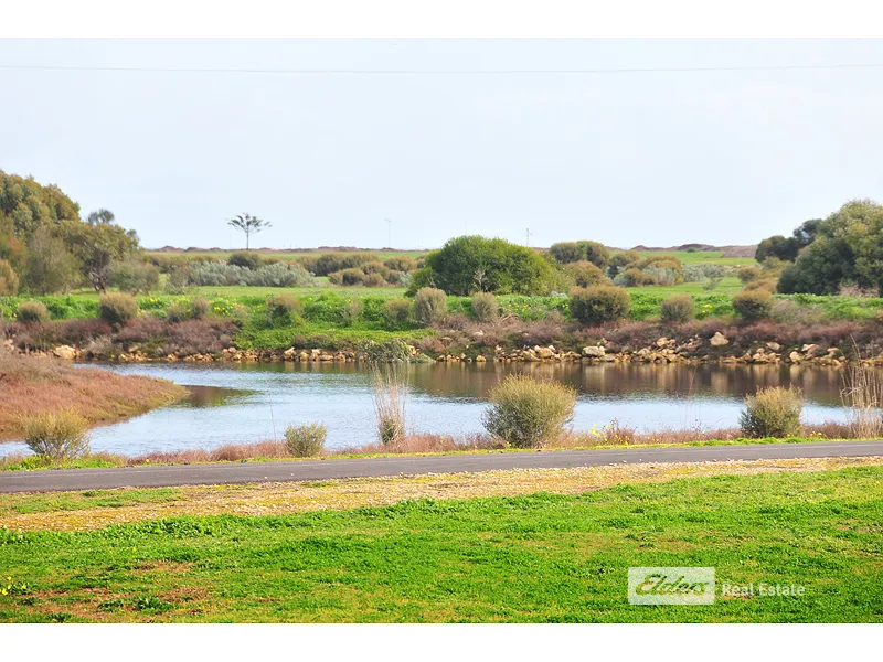 Top quality block in quiet central location