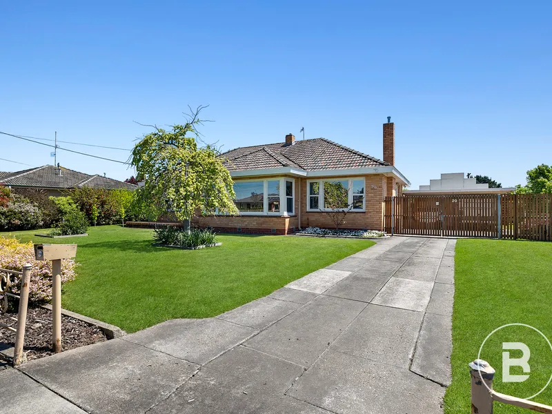 IMMACULATE BRICK HOME WITH GREAT SHEDDING ON 1,050M2
