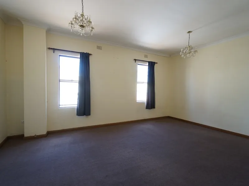 2 Bedroom Plus Study Unit in Great Location