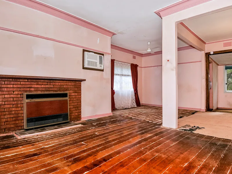 Multiple options for this well located totally unrenovated home on a generous 695 m2 block.