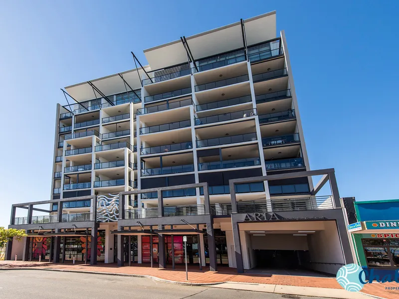 STUNNING APARTMENT WITH OCEAN VIEWS!