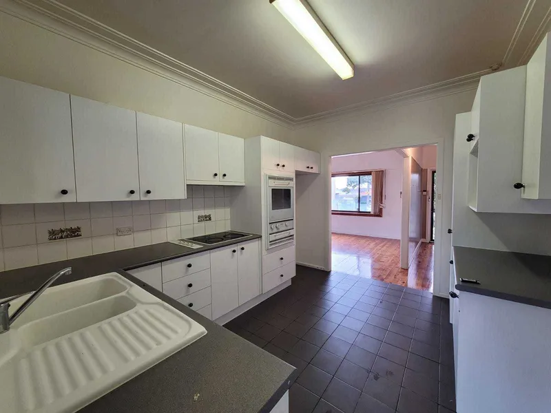 SUNFILLED THREE BEDROOM HOUSE