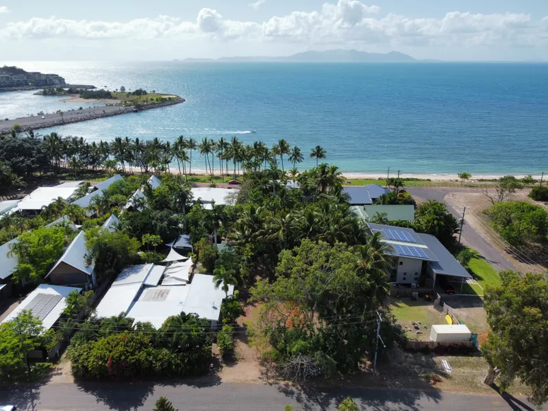604m2 vacant land so close to the beach