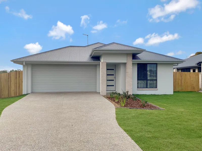 Welcome to 57 Wattle Street, Point Vernon QLD 4655 (BREAK LEASE)