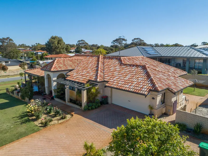 Spacious Woodlands Family Home