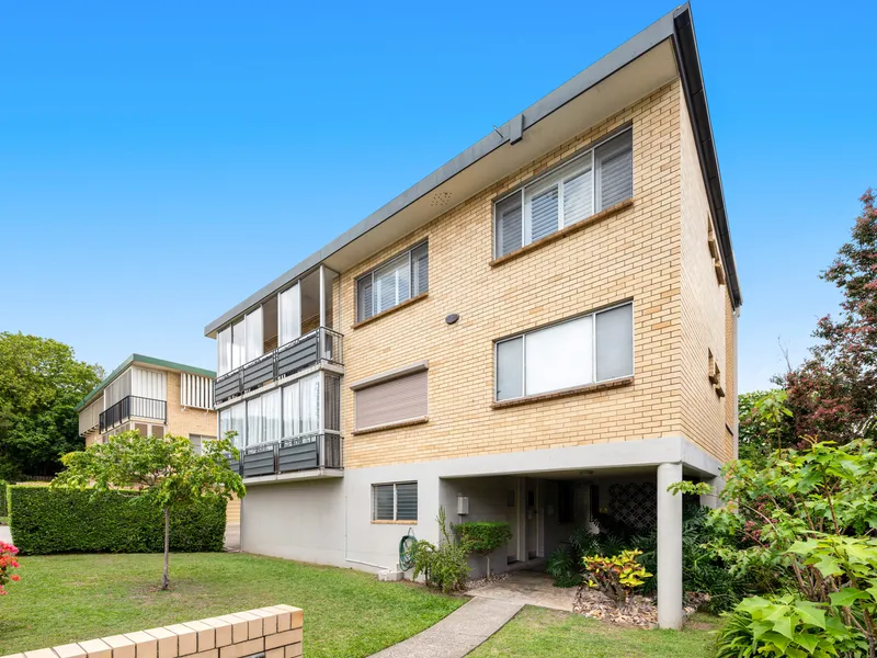 Comfort and Convenience in the Heart of Toowong - Fully Furnished
