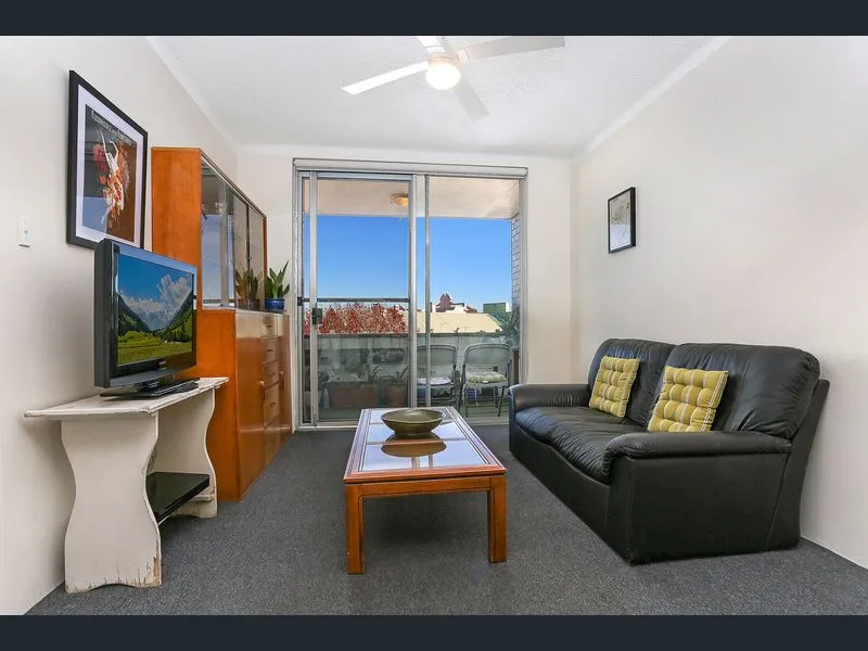 Freshly Painted One Bedroom Apartment With Security Parking