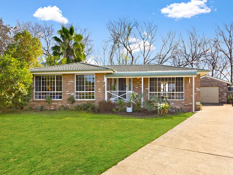 Family Retreat with Stunning Acreage Views