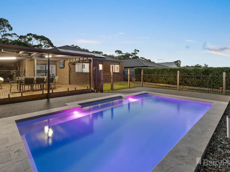 LARGE FAMILY ABODE WITH POOL