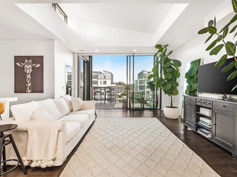 Chic Urban Living with Views to the City