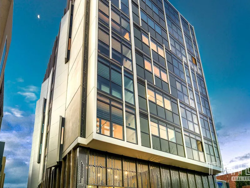 Boutique City-Fringe Living at 'Green-Edge'