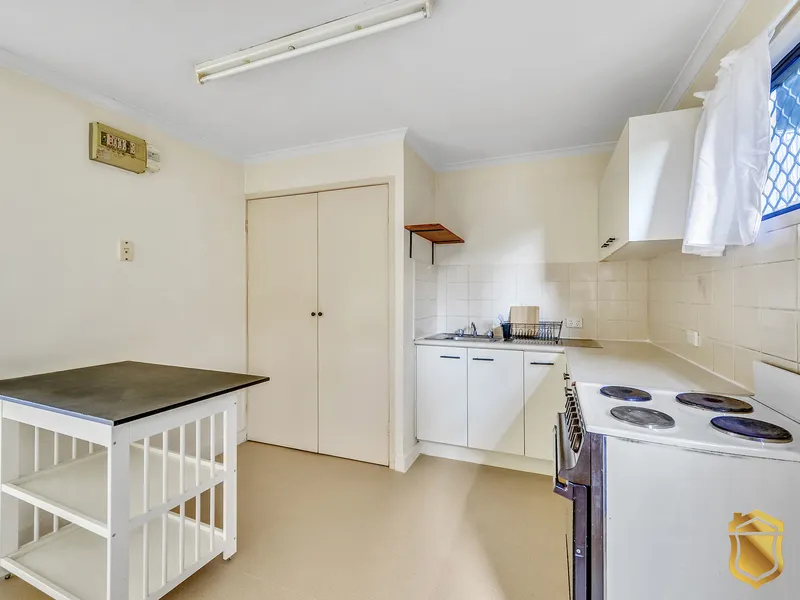 LOW MAINTENANCE NEAT AND TIDY TWO BEDROOM TOWNHOUSE-BOOVAL