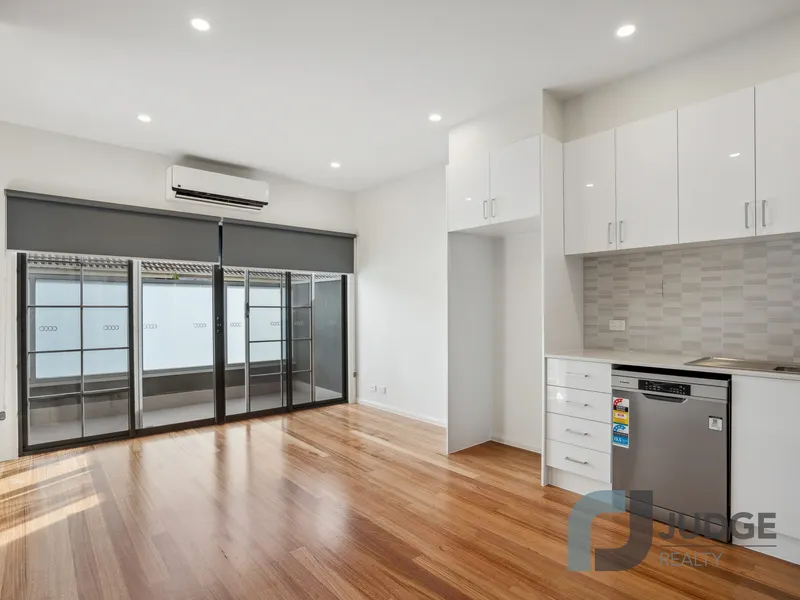 Simply Stunning and Affordable