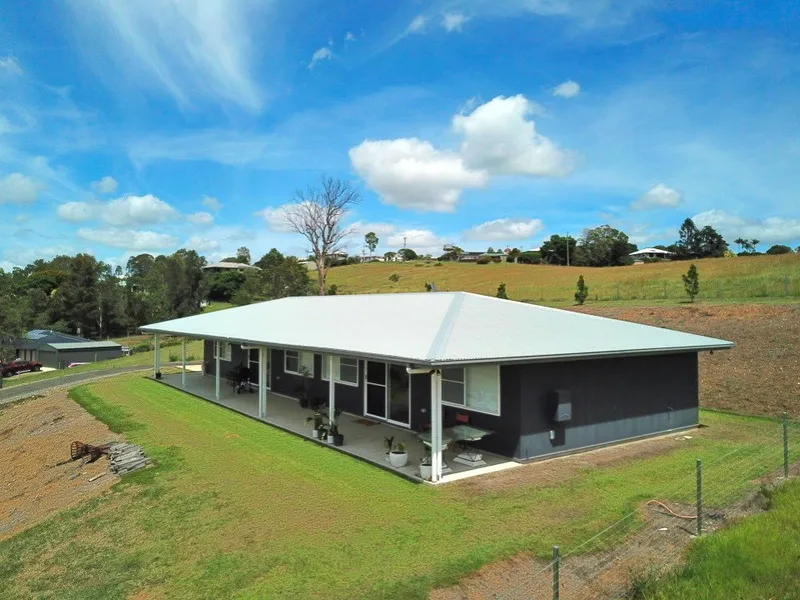 1 ACRE - ALMOST NEW + A VIEW