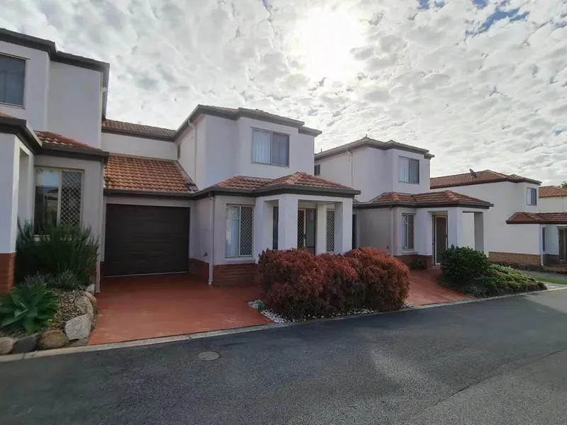 Lovely Townhouse - Wynnum