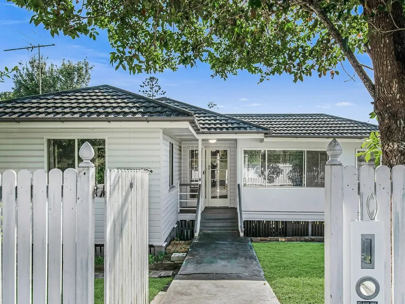 Gorgeous 3 bedroom home - READY TO MOVE IN