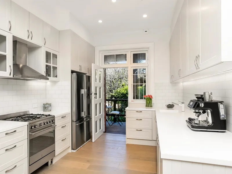 Beautiful Two Bedroom Art Deco Apartment