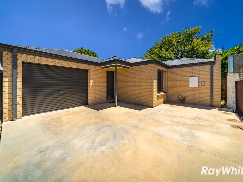 Conveniently Located Townhouse