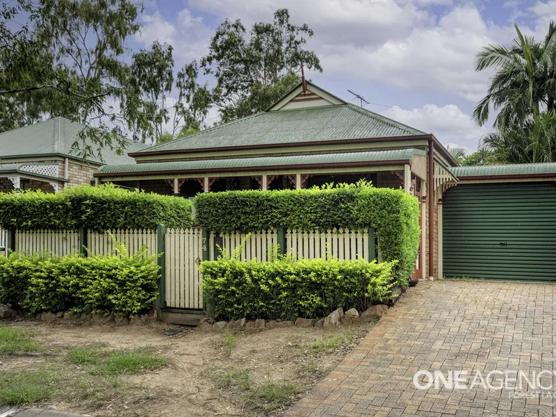 COTTAGE DELIGHT IN GREAT LOCATION!!!