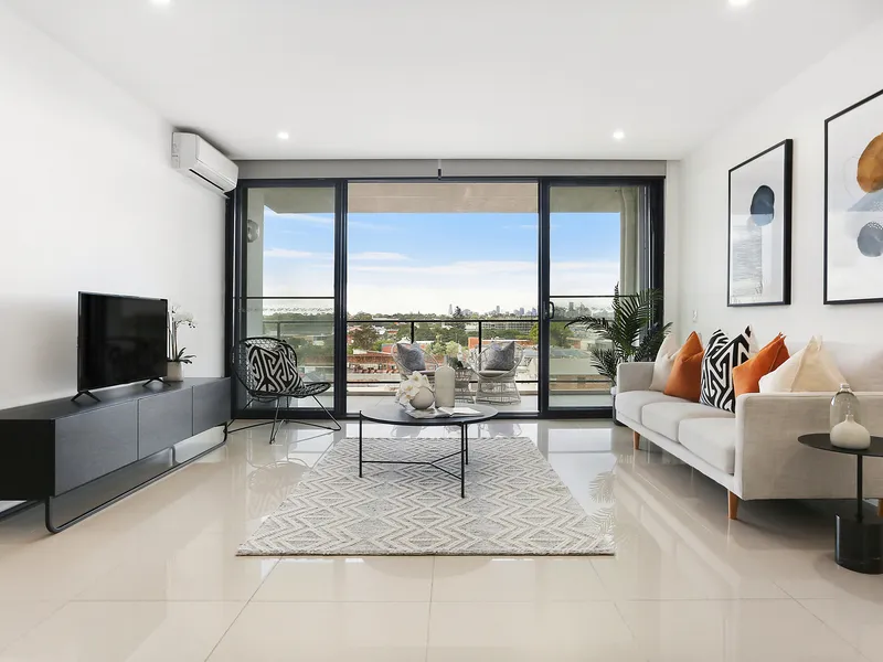 Sleek and Stylish with North-Easterly City Views