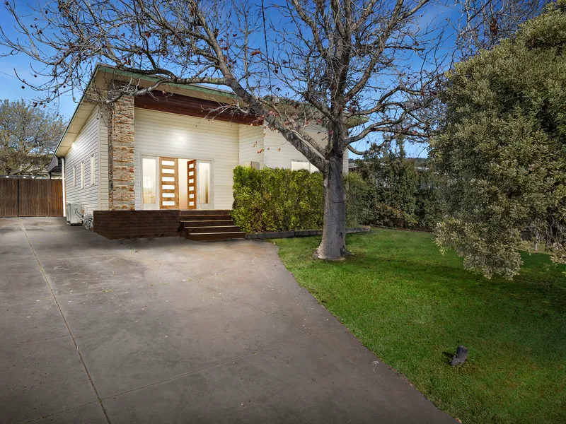 Renovated and versatile home with studio