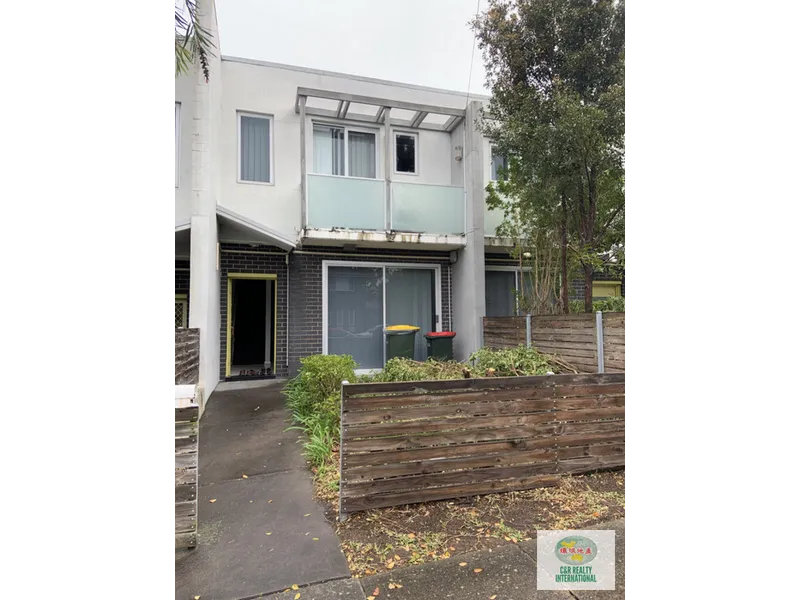 NEW LISTING - 3 Bedrooms 2 Bathroom + 1 Toilet and Two Car Tandem Lock Up Garage