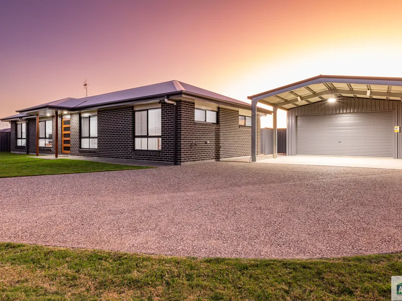 NEW QUALITY BRICK HOME - AMAZING LIFESTYLE IN PARKLANDS ESTATE