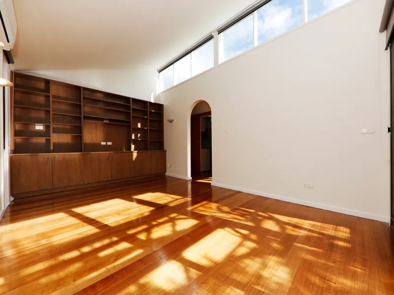 Fully Refreshed Home in the Heart of Blackburn! - Water Usage Included