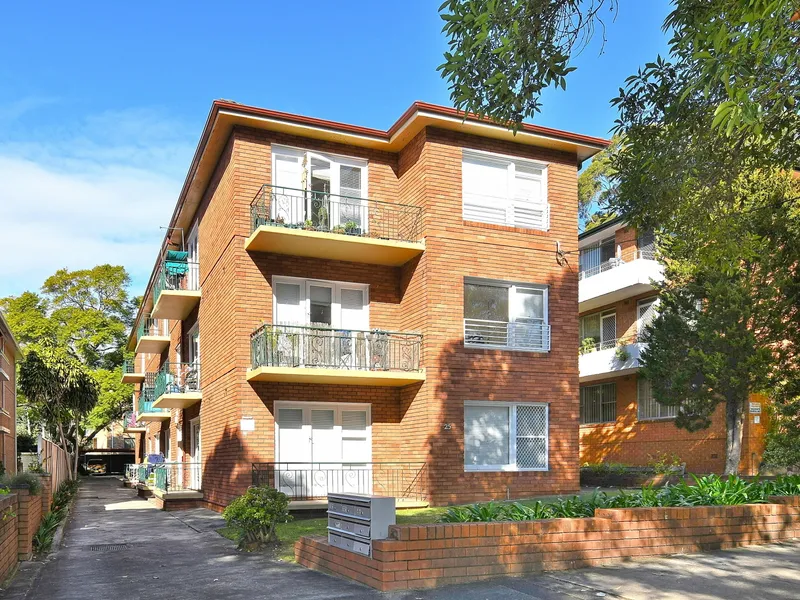 Tranquil 2 Bedroom With Lock Up Garage