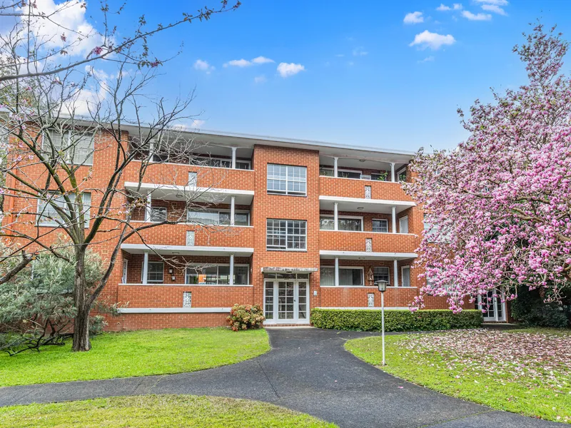 Spacious Ground Floor Apartment - Excellent Hornsby Location!