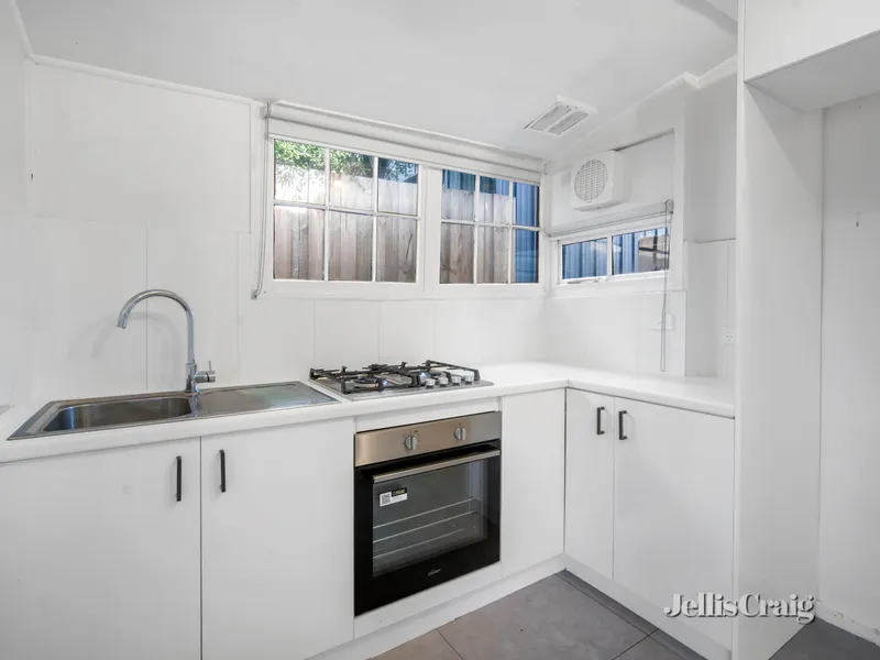 Centrally located one bedroom modern home!