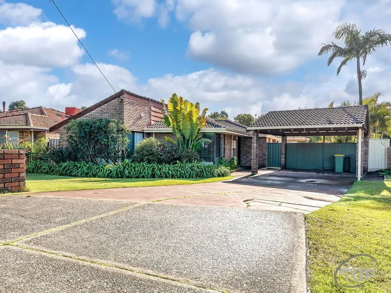 LIGHT & BRIGHT RENOVATED OPEN PLAN FAMILY HOME!