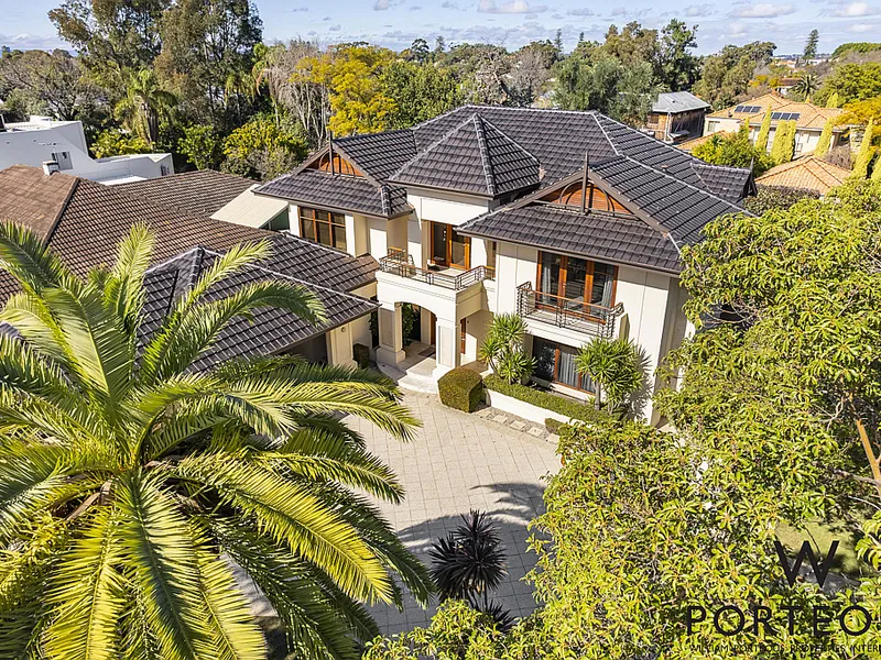 RESORT STYLE GRANDWOOD MASTERPIECE