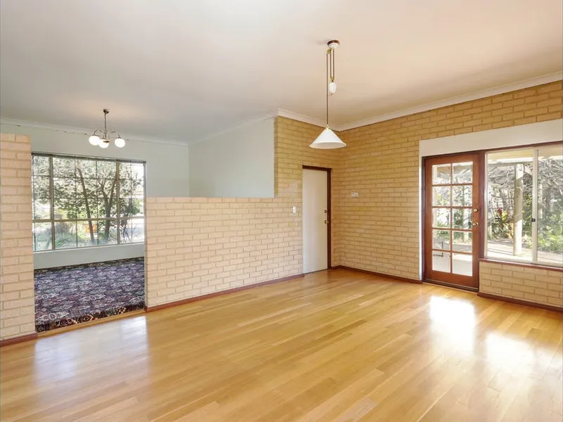 Prime Location Huge home - Opposite Carousel Mall